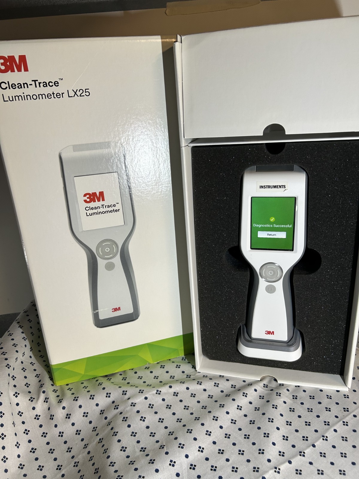 3M Clean-Trace LX25 Luminometer With Box and Base