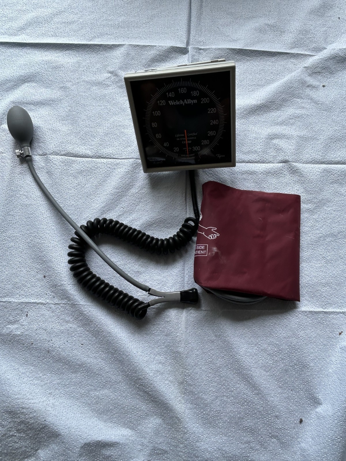 Welch Allyn 767 Sphygmomanometer with Large Adult Cuffs