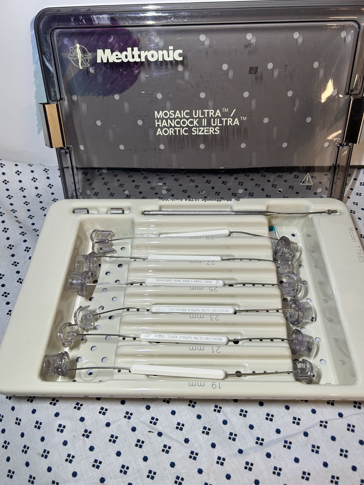 Medtronic Mosaic Ultra / Hancock II Ultra Aortic Sizers System w/ Aortic Valve